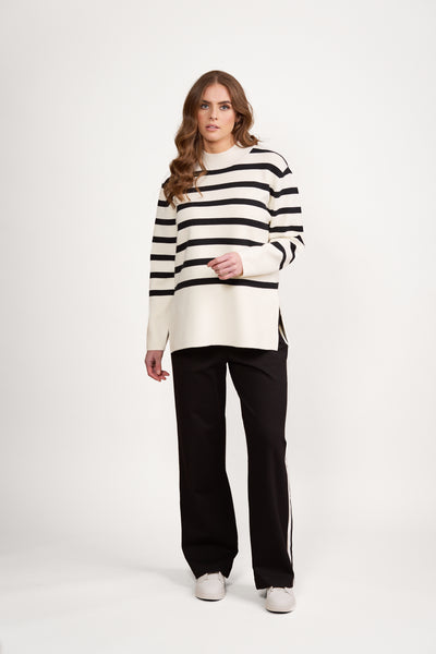 RELAXED FIT SWEATER