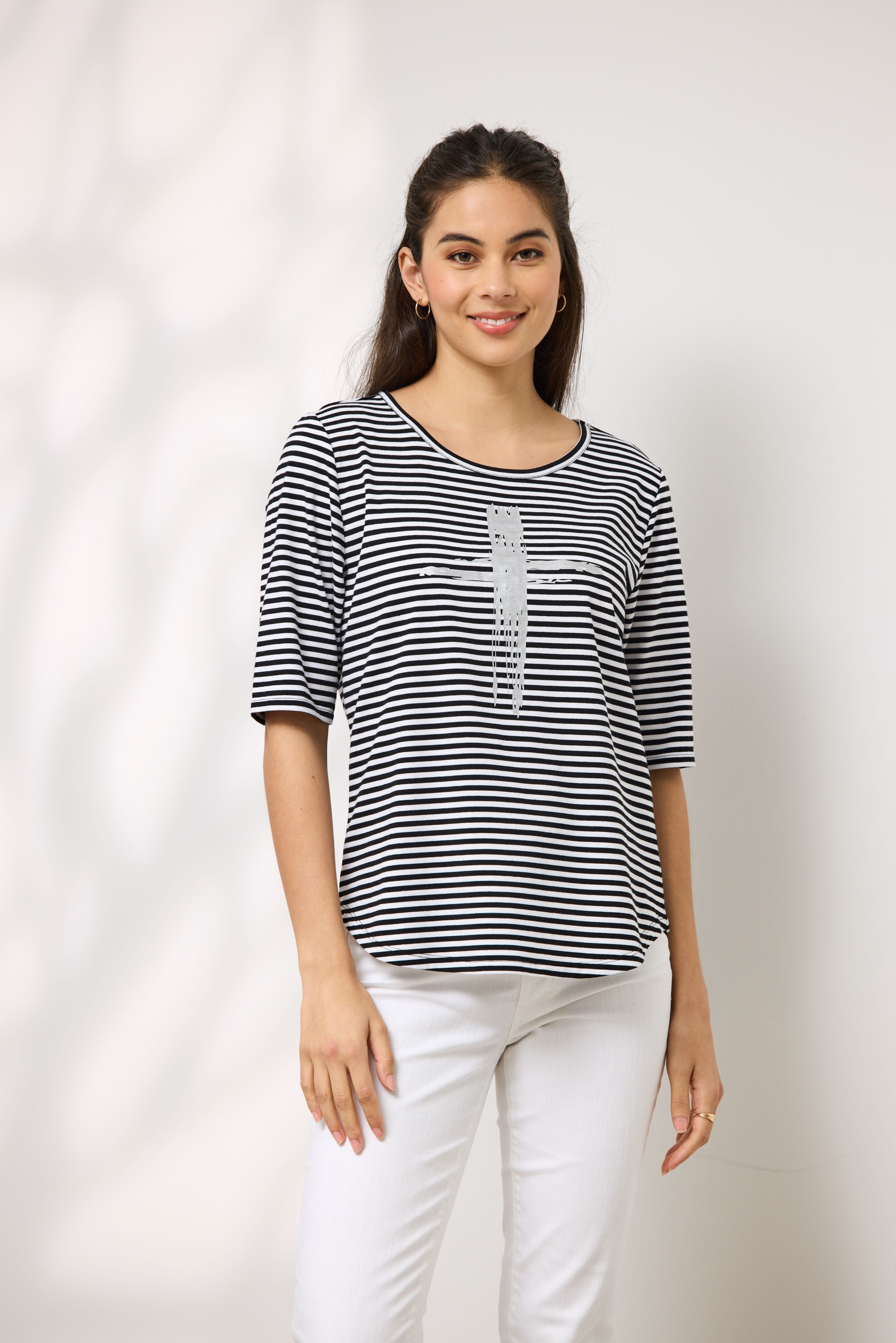 ESSENTIAL TEE