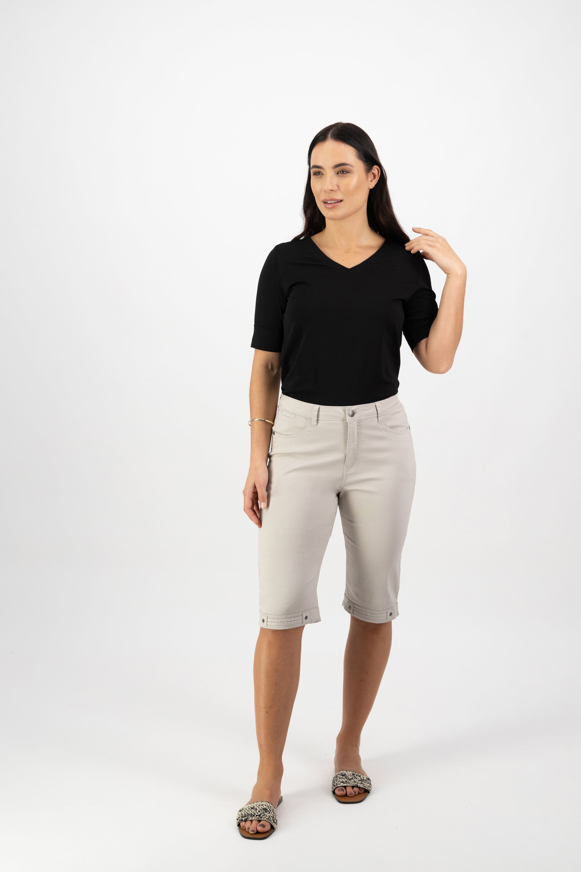LIGHTWEIGHT STRAIGHT LEG SHORT
