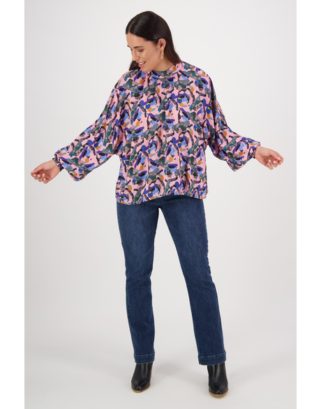 ASSYMERTRICAL PRINTED TOP WITH SHIRRED CUFF