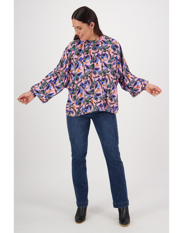 ASSYMERTRICAL PRINTED TOP WITH SHIRRED CUFF