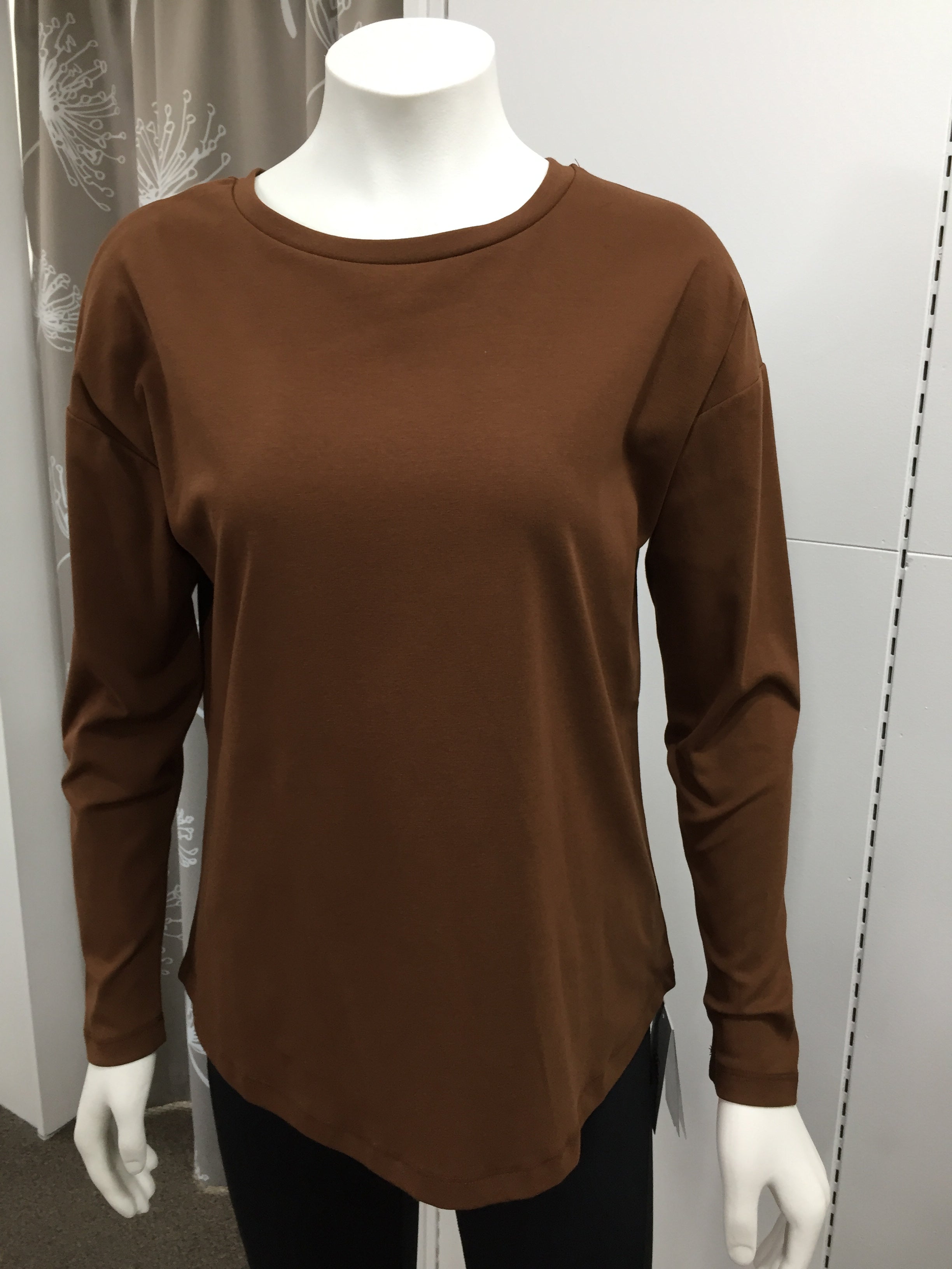 L/S ROUND NECK TOP