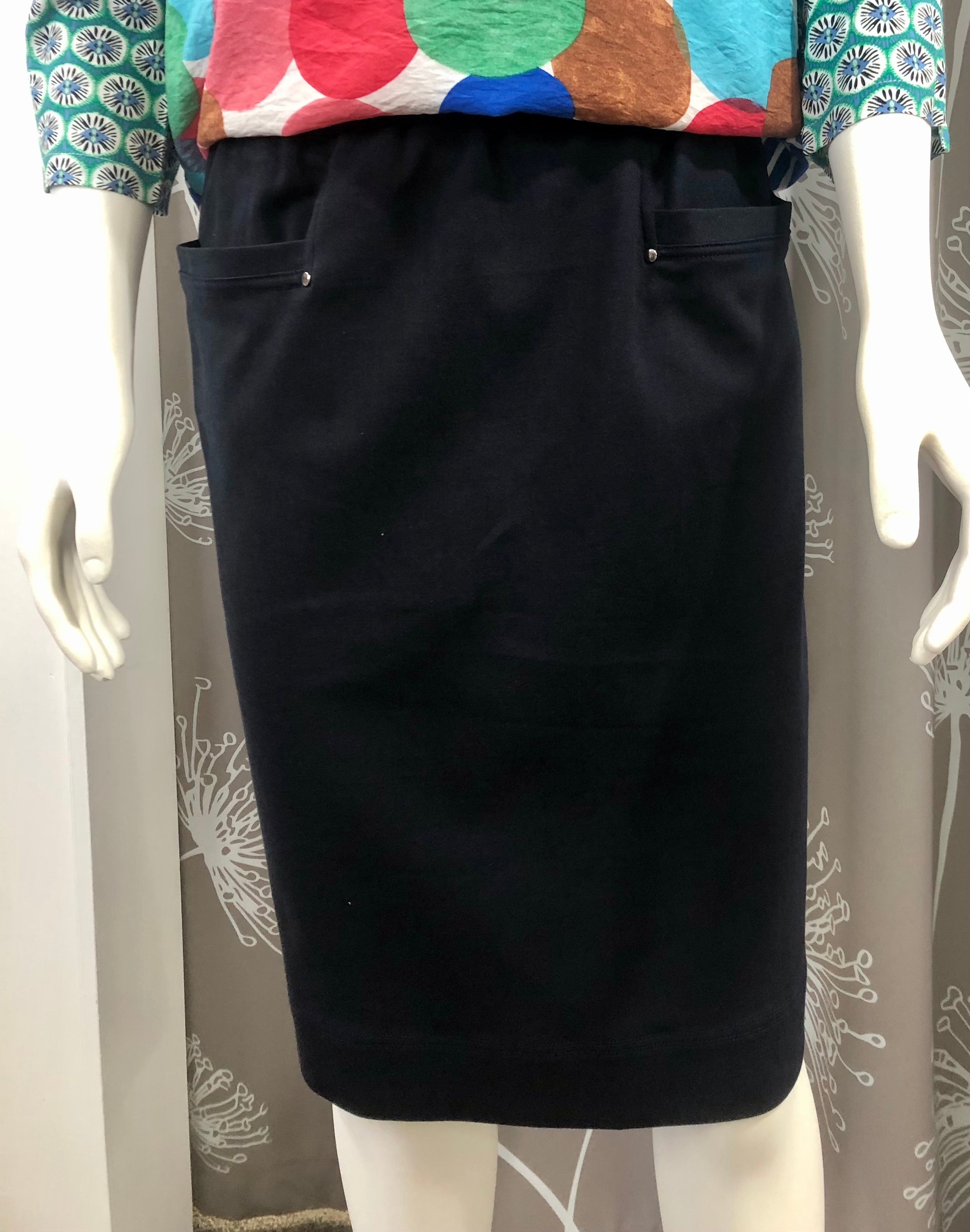 PULL ON SKIRT
