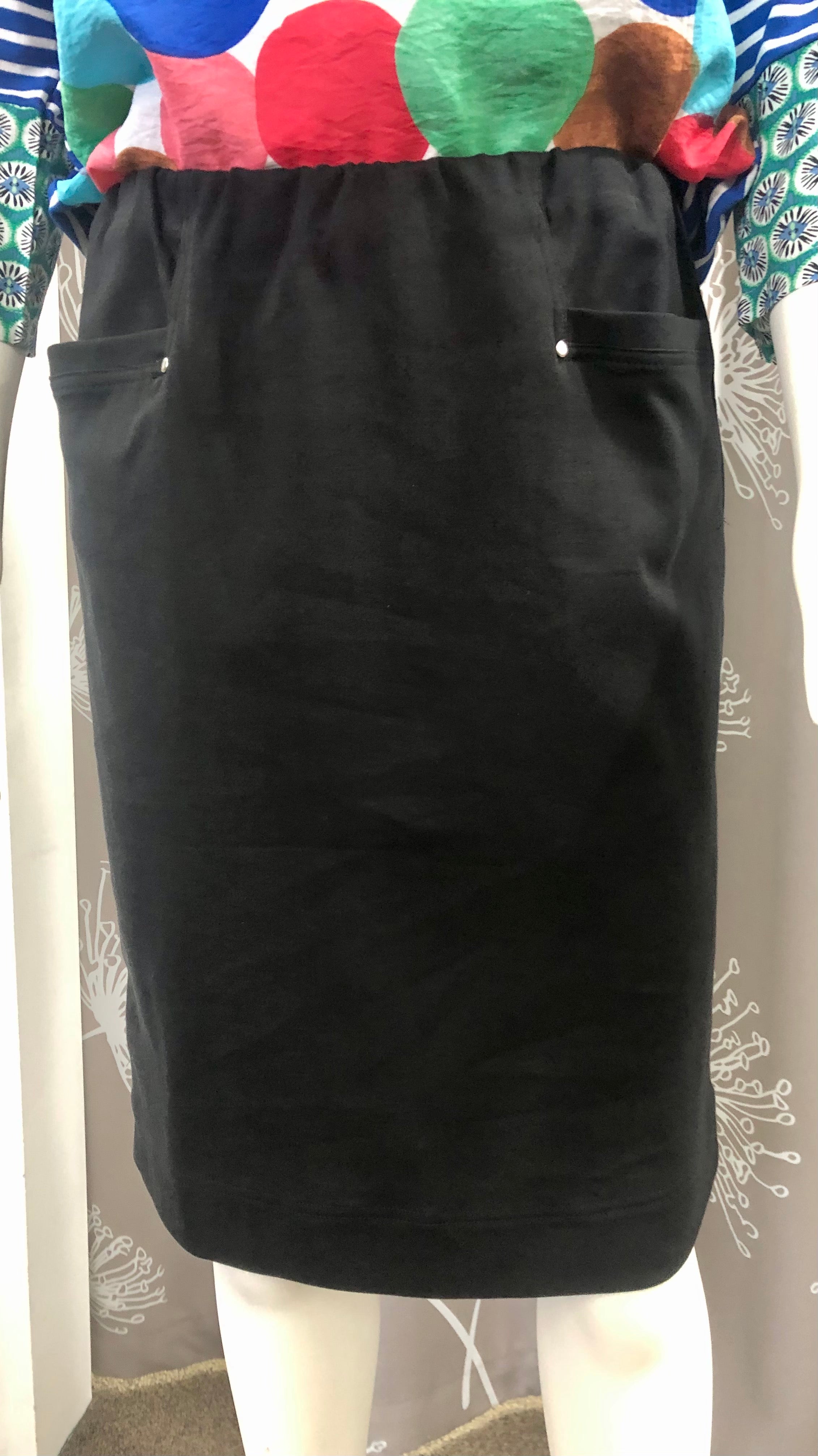 PULL ON SKIRT